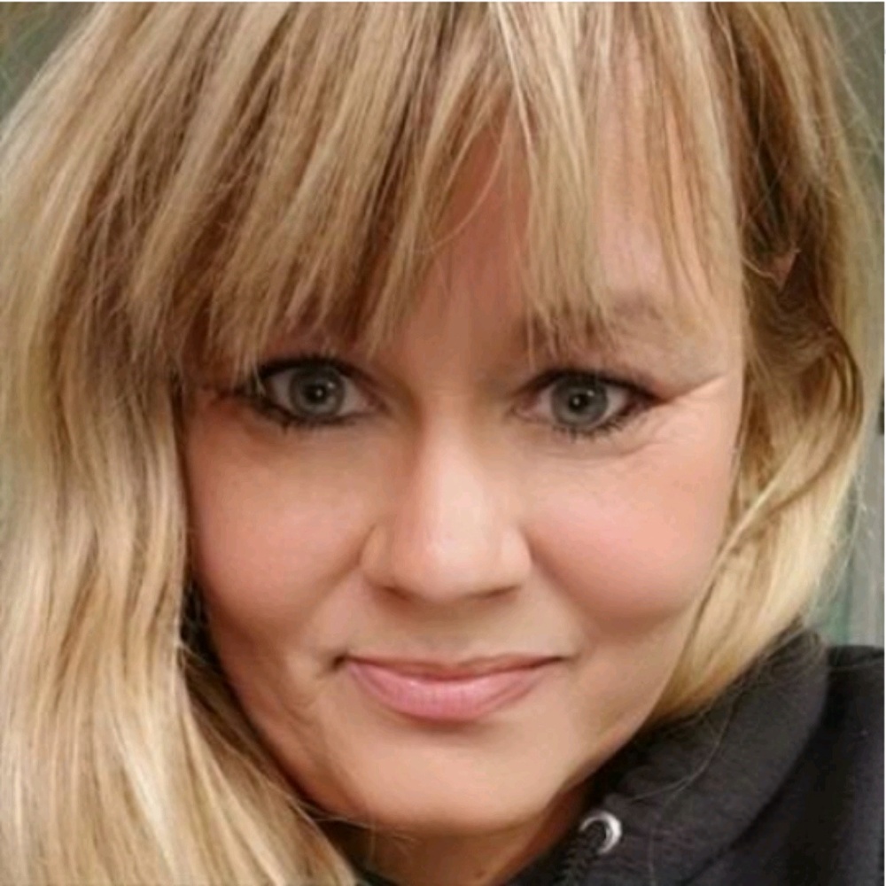 Meet your Posher, Geneie